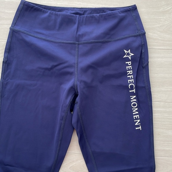 Perfect Moment Blue Compression Leggings - Picture 3 of 9